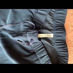 Lululemon joggers. Ordered online, too small. Never worn. Smoke free home